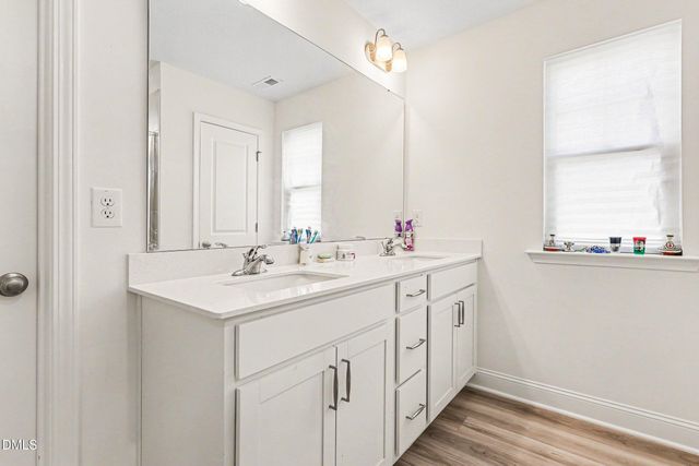844 Golden Plum Lane, Zebulon, NC 27597