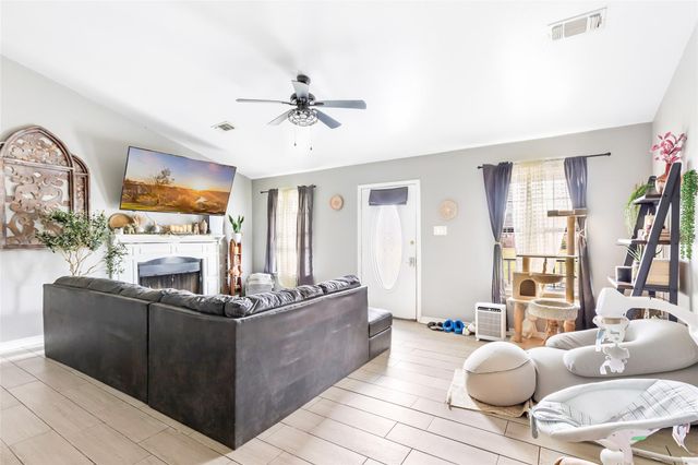 9660 Fostoria Road, Cleveland, TX 77328