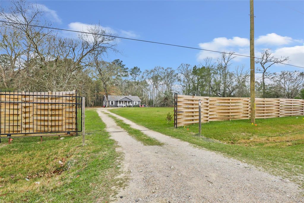 9660 Fostoria Road, Cleveland, TX 77328