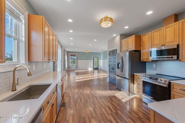 306 Joan Court, Beaufort, NC 28516