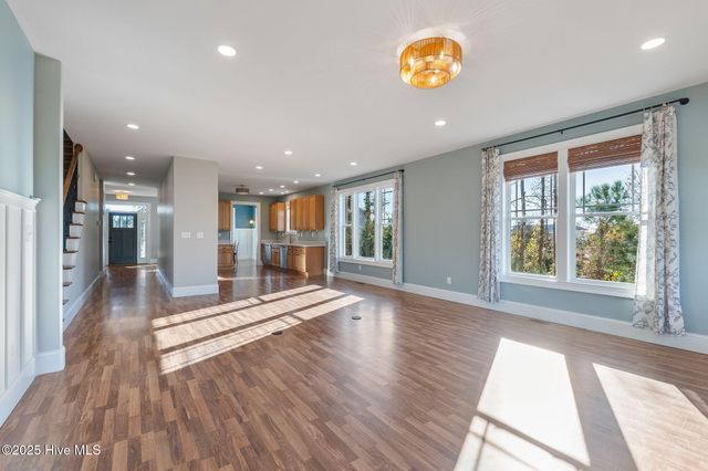 306 Joan Court, Beaufort, NC 28516