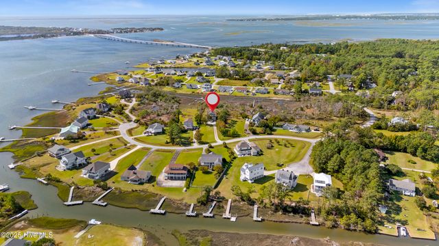 306 Joan Court, Beaufort, NC 28516