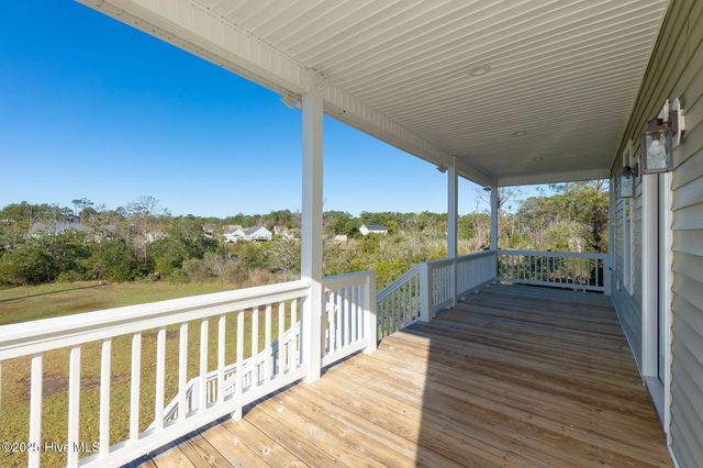 306 Joan Court, Beaufort, NC 28516