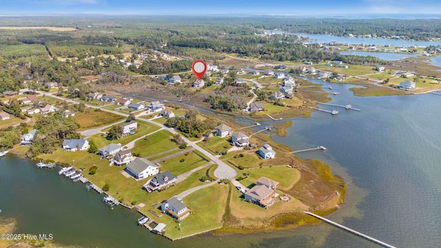 306 Joan Court, Beaufort, NC 28516