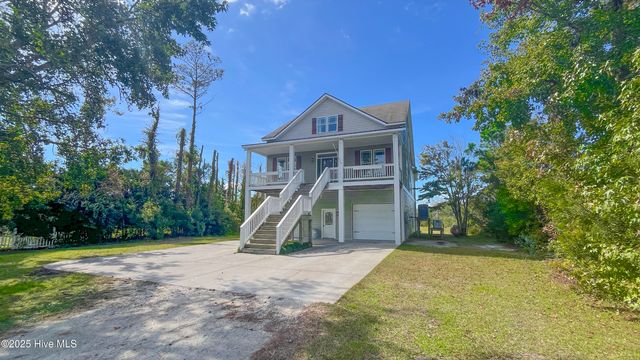 306 Joan Court, Beaufort, NC 28516
