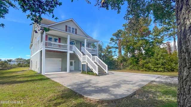 306 Joan Court, Beaufort, NC 28516