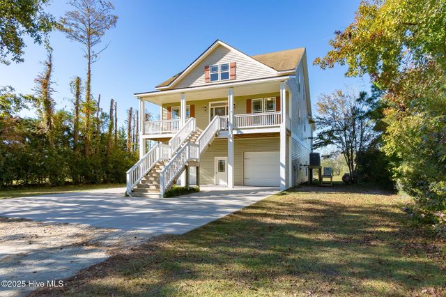 306 Joan Court, Beaufort, NC 28516