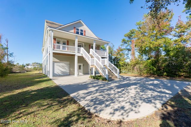 306 Joan Court, Beaufort, NC 28516