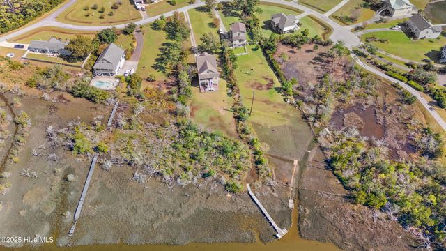 306 Joan Court, Beaufort, NC 28516