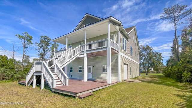 306 Joan Court, Beaufort, NC 28516