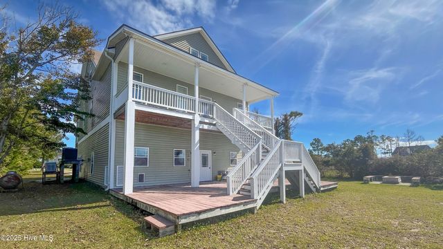306 Joan Court, Beaufort, NC 28516