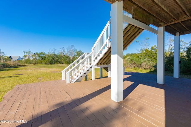 306 Joan Court, Beaufort, NC 28516