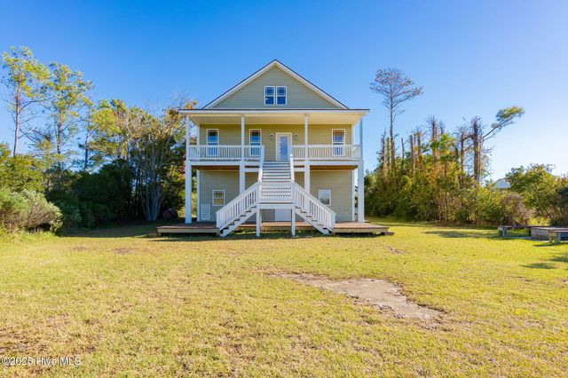 306 Joan Court, Beaufort, NC 28516