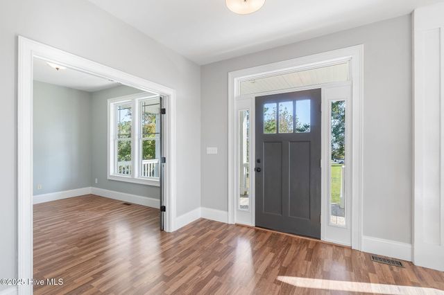 306 Joan Court, Beaufort, NC 28516