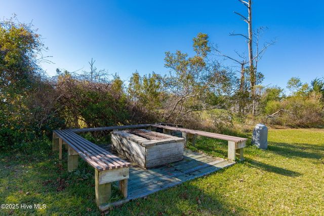 306 Joan Court, Beaufort, NC 28516