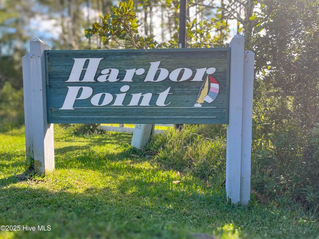 306 Joan Court, Beaufort, NC 28516