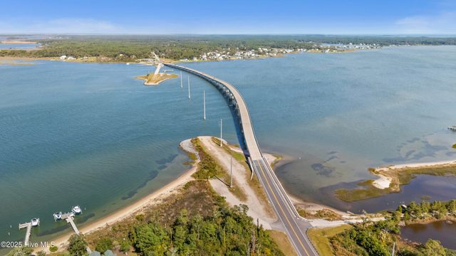 306 Joan Court, Beaufort, NC 28516