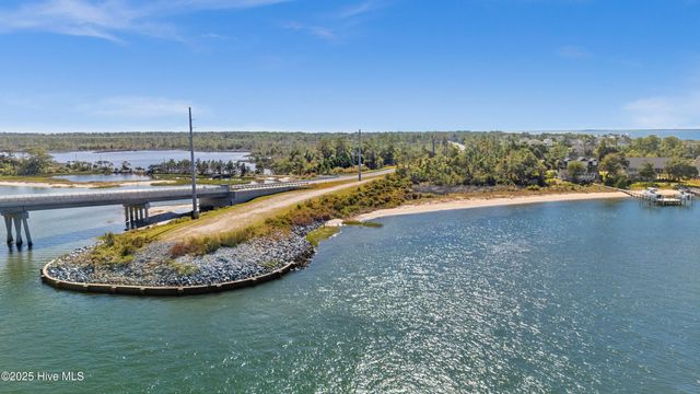 306 Joan Court, Beaufort, NC 28516