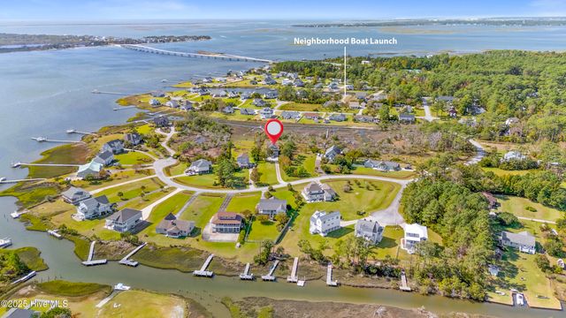 306 Joan Court, Beaufort, NC 28516