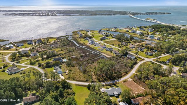 306 Joan Court, Beaufort, NC 28516
