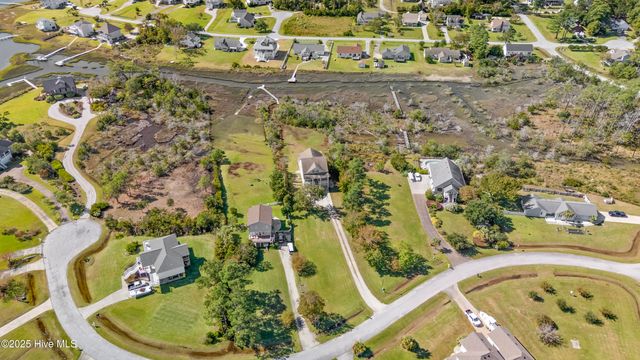 306 Joan Court, Beaufort, NC 28516