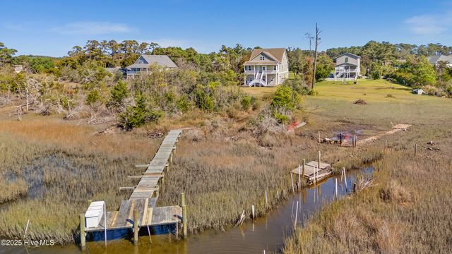 306 Joan Court, Beaufort, NC 28516