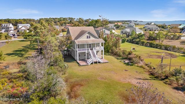 306 Joan Court, Beaufort, NC 28516