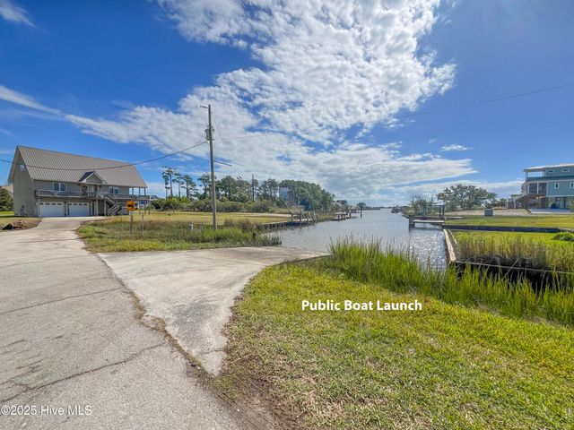 306 Joan Court, Beaufort, NC 28516