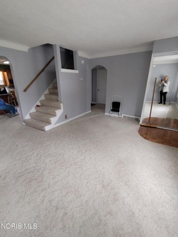 6043 Pickard Drive, Toledo, OH 43613