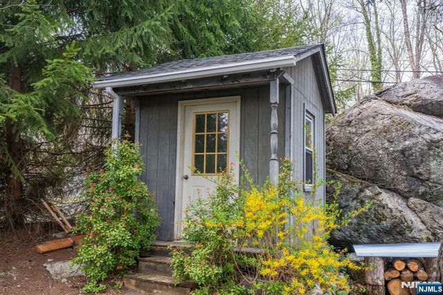 106 Demarest, Bloomingdale, NJ 07403