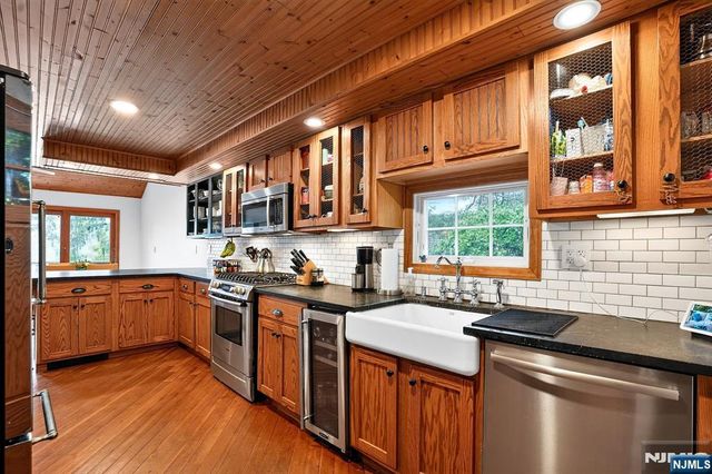 106 Demarest, Bloomingdale, NJ 07403
