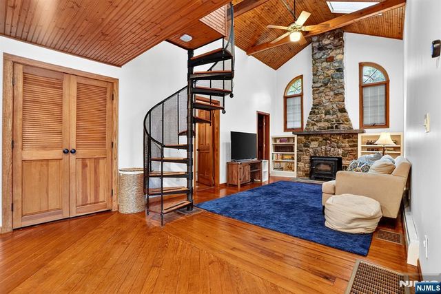 106 Demarest, Bloomingdale, NJ 07403