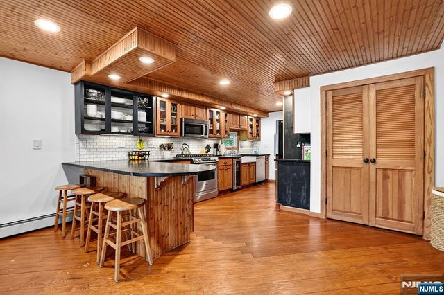 106 Demarest, Bloomingdale, NJ 07403