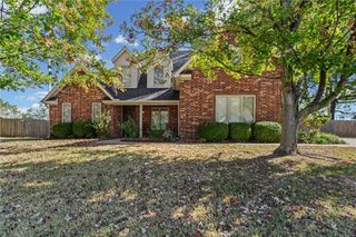 2288 N Hidden Creek Drive, Fayetteville, AR 72704