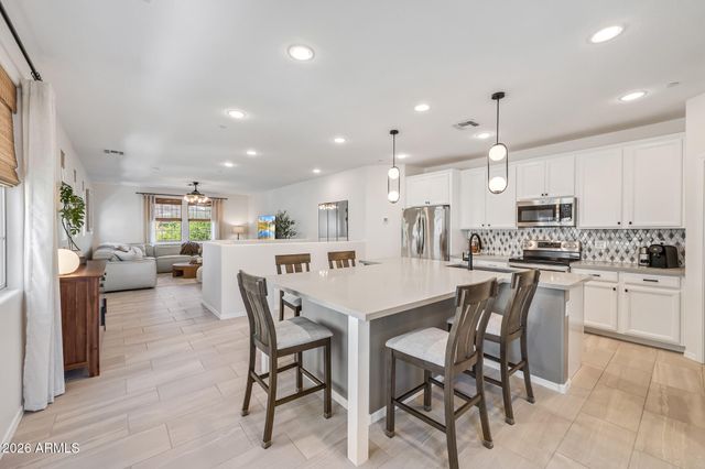 1736 E BRIDGEPORT Parkway, Gilbert, AZ 85295