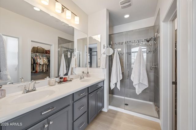 1736 E BRIDGEPORT Parkway, Gilbert, AZ 85295