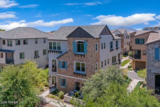 1736 E BRIDGEPORT Parkway, Gilbert, AZ 85295