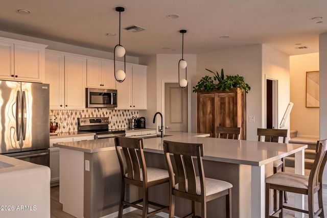 1736 E BRIDGEPORT Parkway, Gilbert, AZ 85295