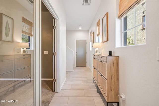 1736 E BRIDGEPORT Parkway, Gilbert, AZ 85295