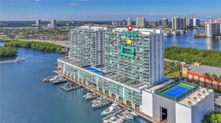 400 Sunny Isles Boulevard (2 Parkings) 1519, Sunny Isles Beach, FL 33160