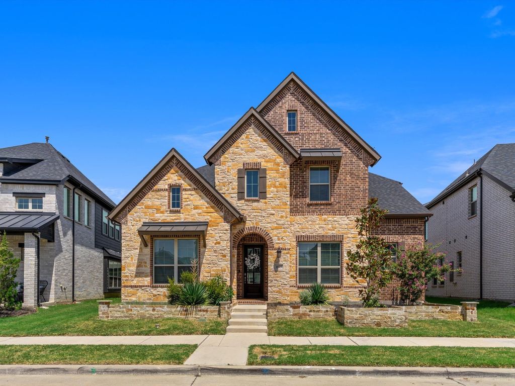 1815 Gresham Drive, Farmers Branch, TX 75234
