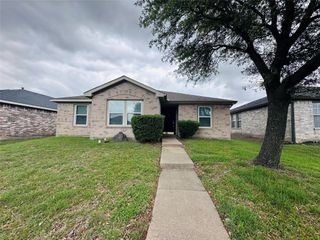 2463 Marimont Lane, Lancaster, TX 75134