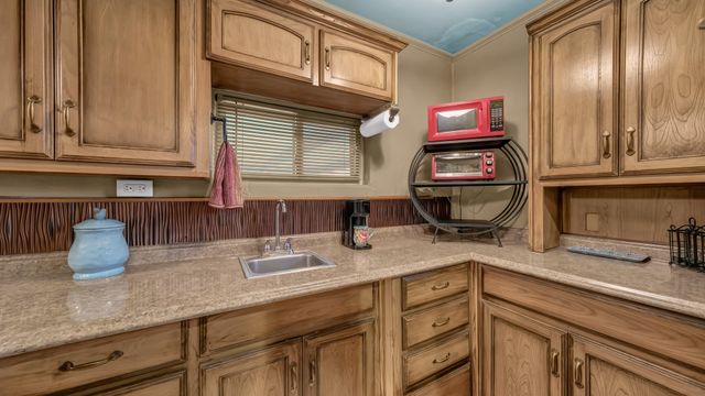 321 W Rentz Street, Weatherford, TX 76086