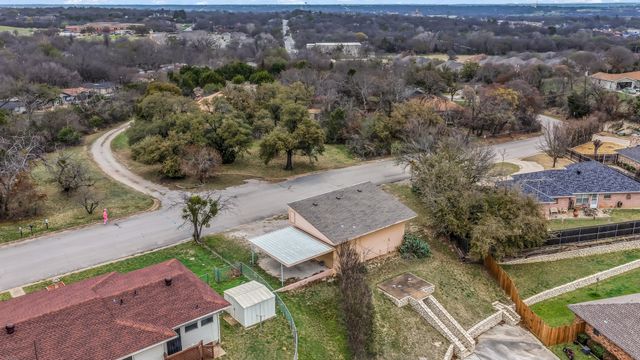 321 W Rentz Street, Weatherford, TX 76086