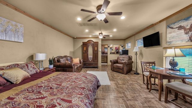 321 W Rentz Street, Weatherford, TX 76086