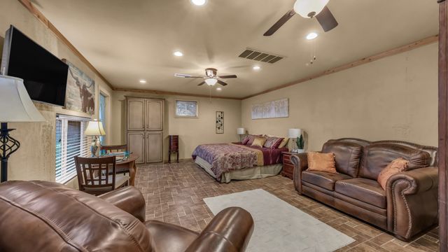 321 W Rentz Street, Weatherford, TX 76086