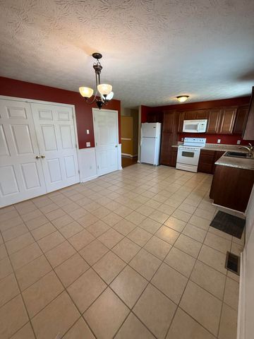 375 Jeffries Lane, Hustonville, KY 40437