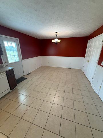 375 Jeffries Lane, Hustonville, KY 40437