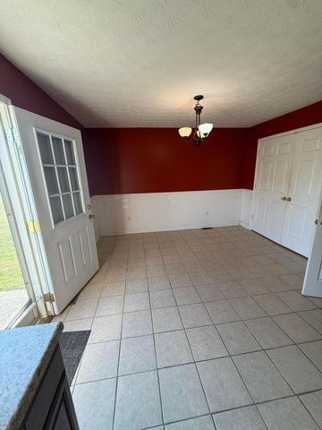 375 Jeffries Lane, Hustonville, KY 40437
