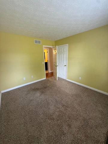 375 Jeffries Lane, Hustonville, KY 40437